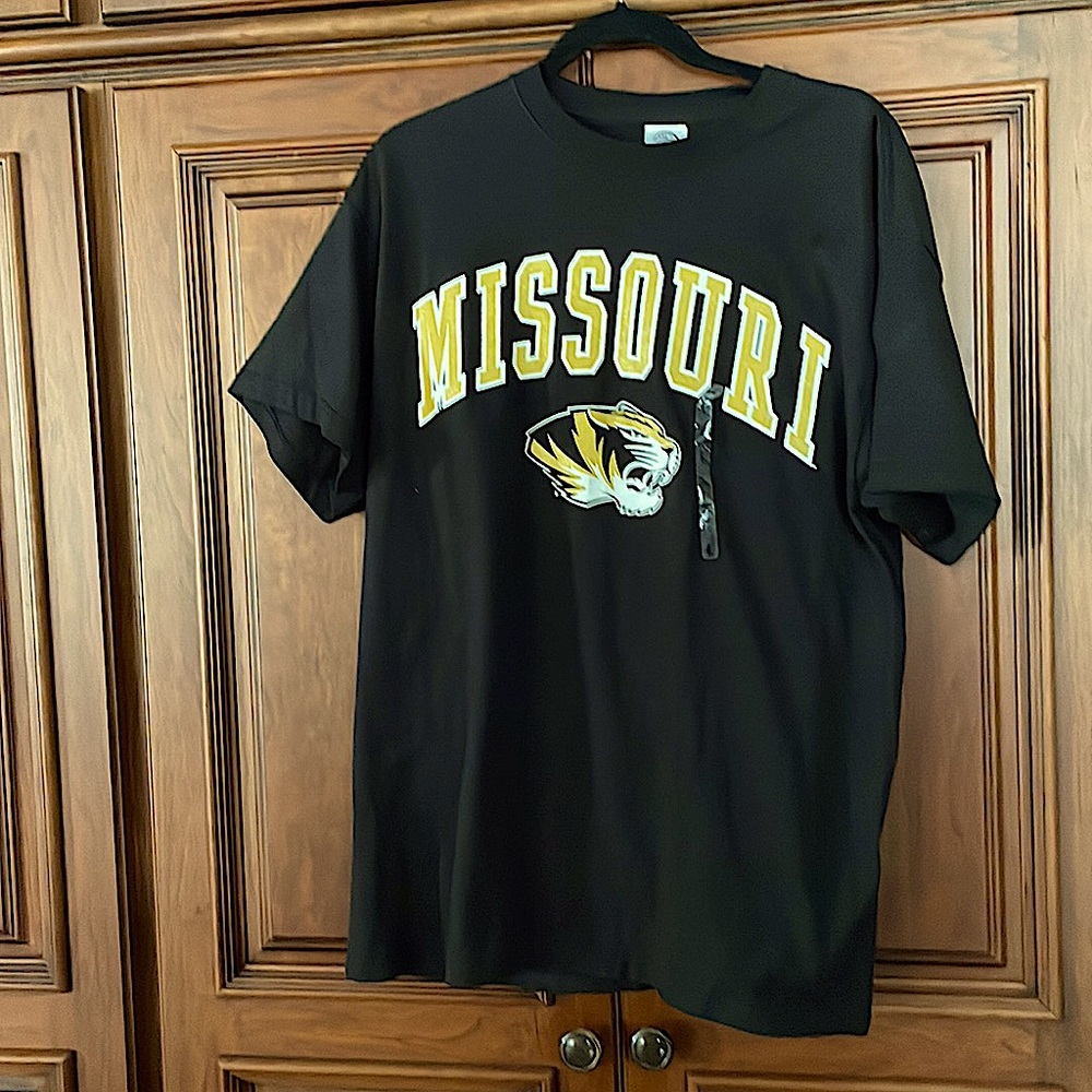 Men’s large crewneck University of Missouri T-shirts NWT